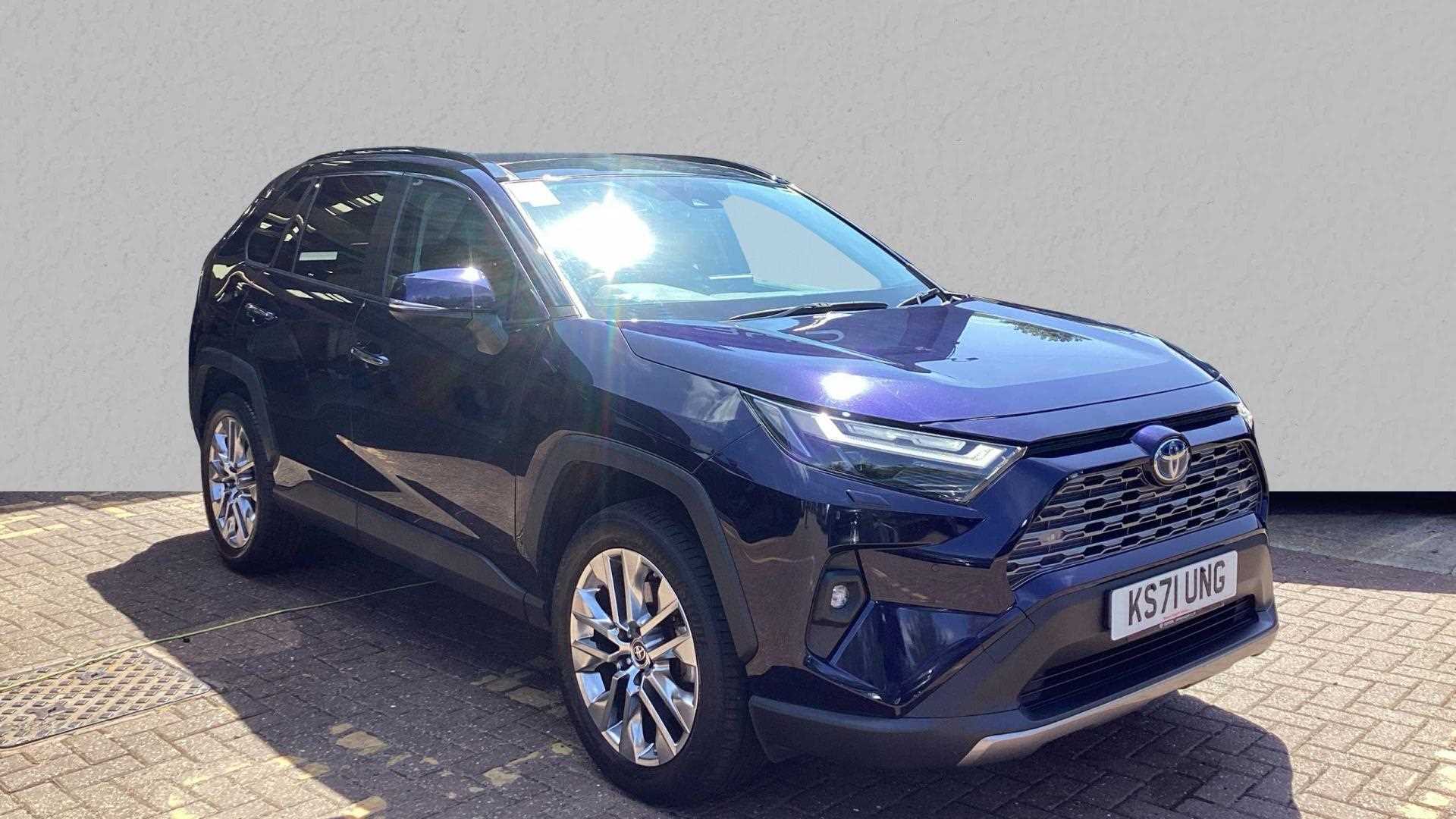 Main listing image - Toyota RAV4