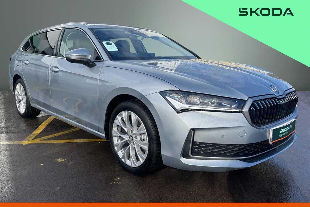 Main listing image - Skoda Superb