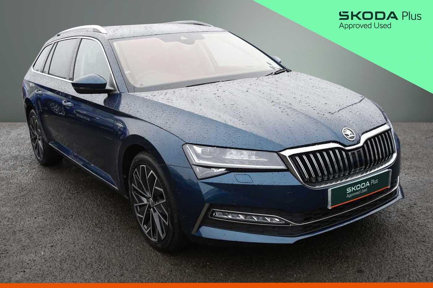 Main listing image - Skoda Superb Estate