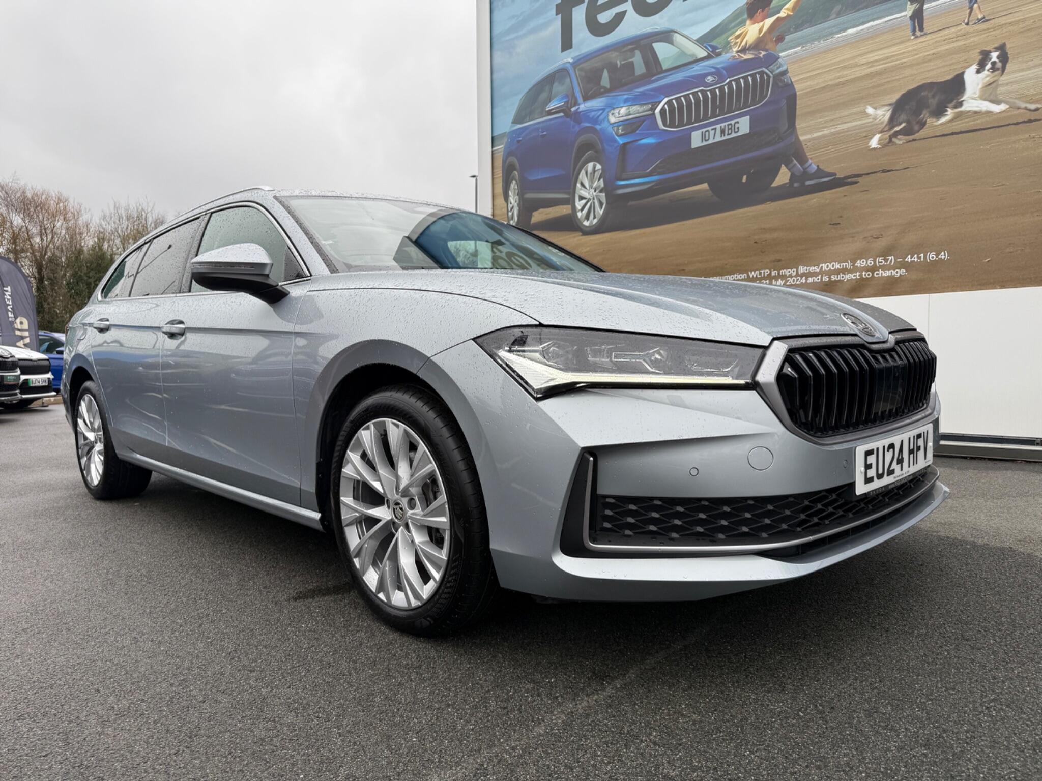 Main listing image - Skoda Superb Estate