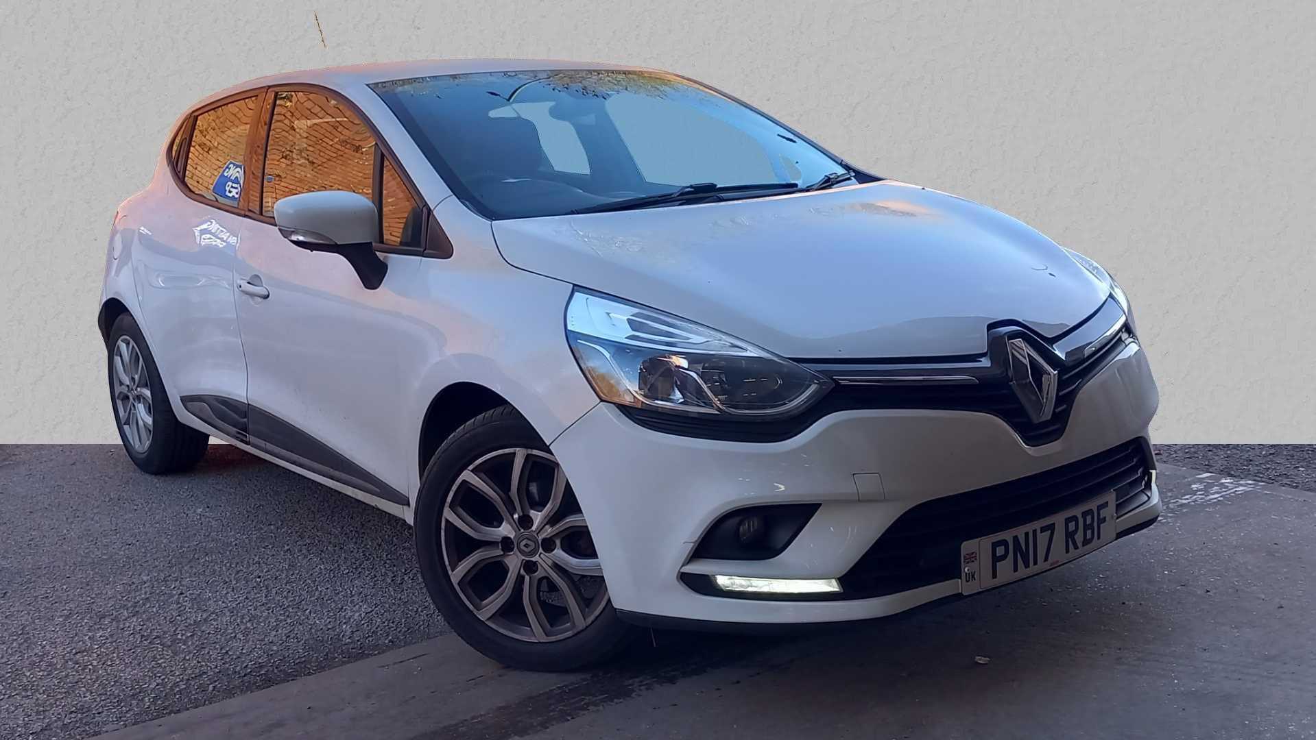 Main listing image - Renault Clio