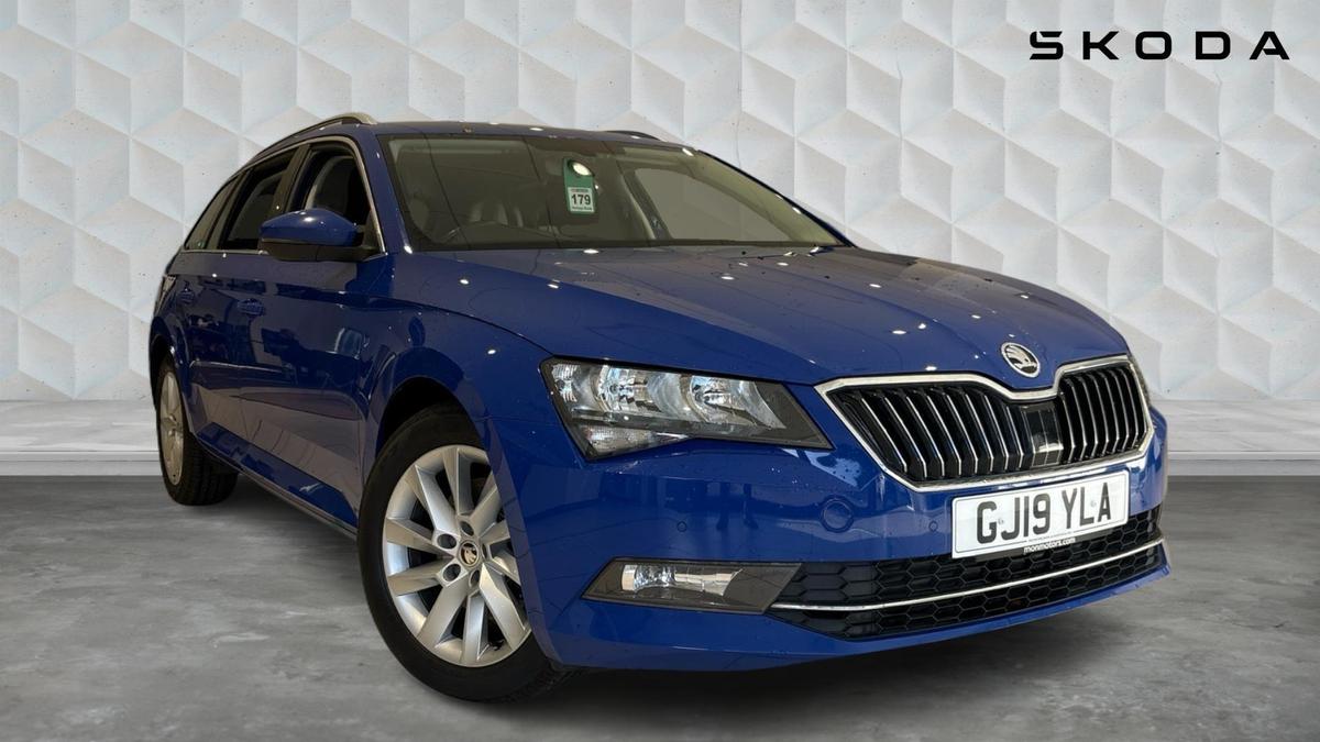 Main listing image - Skoda Superb Estate
