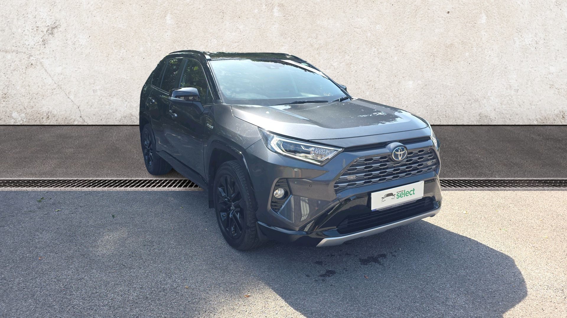 Main listing image - Toyota RAV4