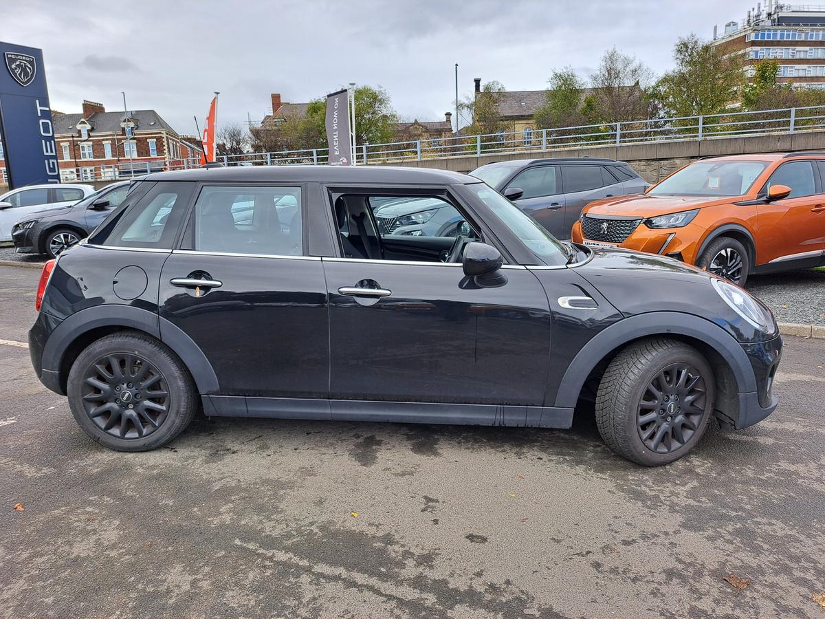 Main listing image - MINI Hatchback 5dr