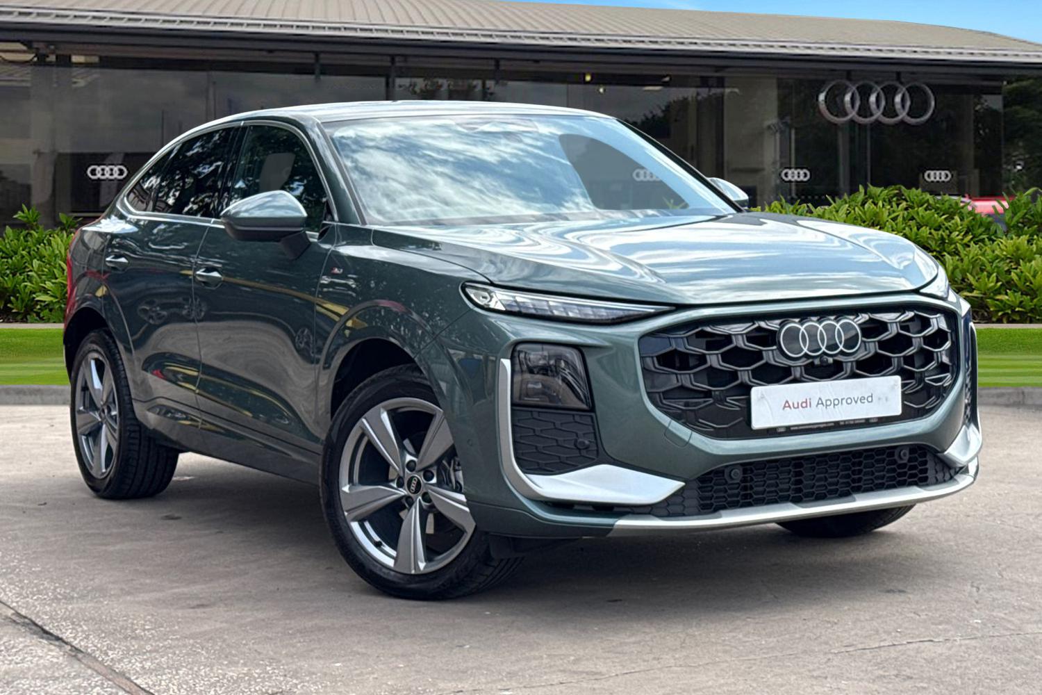 Main listing image - Audi Q3