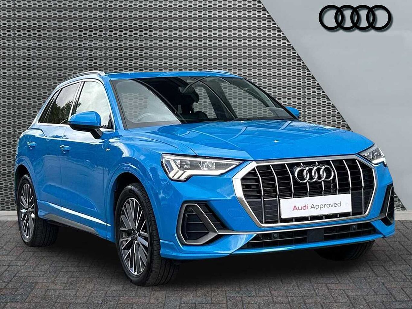 Main listing image - Audi Q3