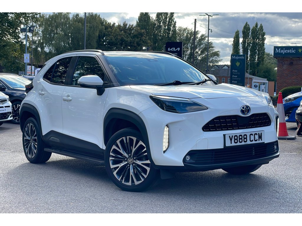 Main listing image - Toyota Yaris Cross