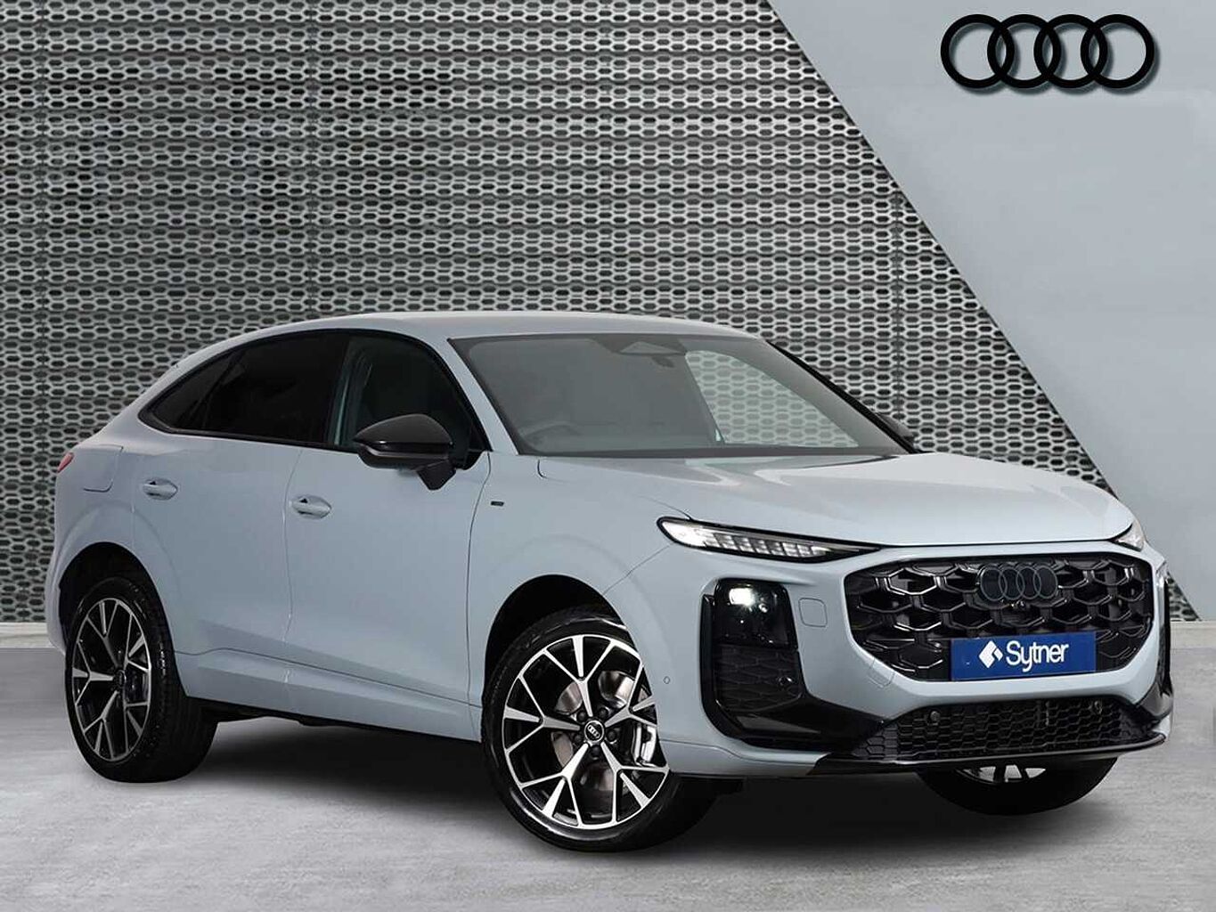 Main listing image - Audi Q3