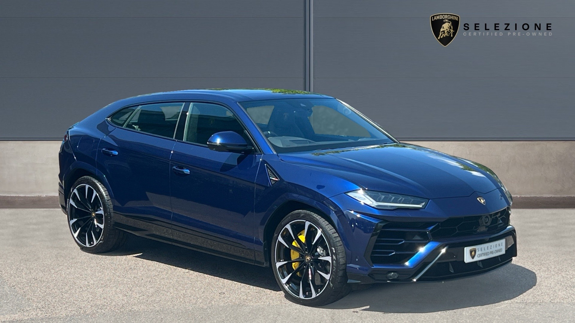 Main listing image - Lamborghini Urus