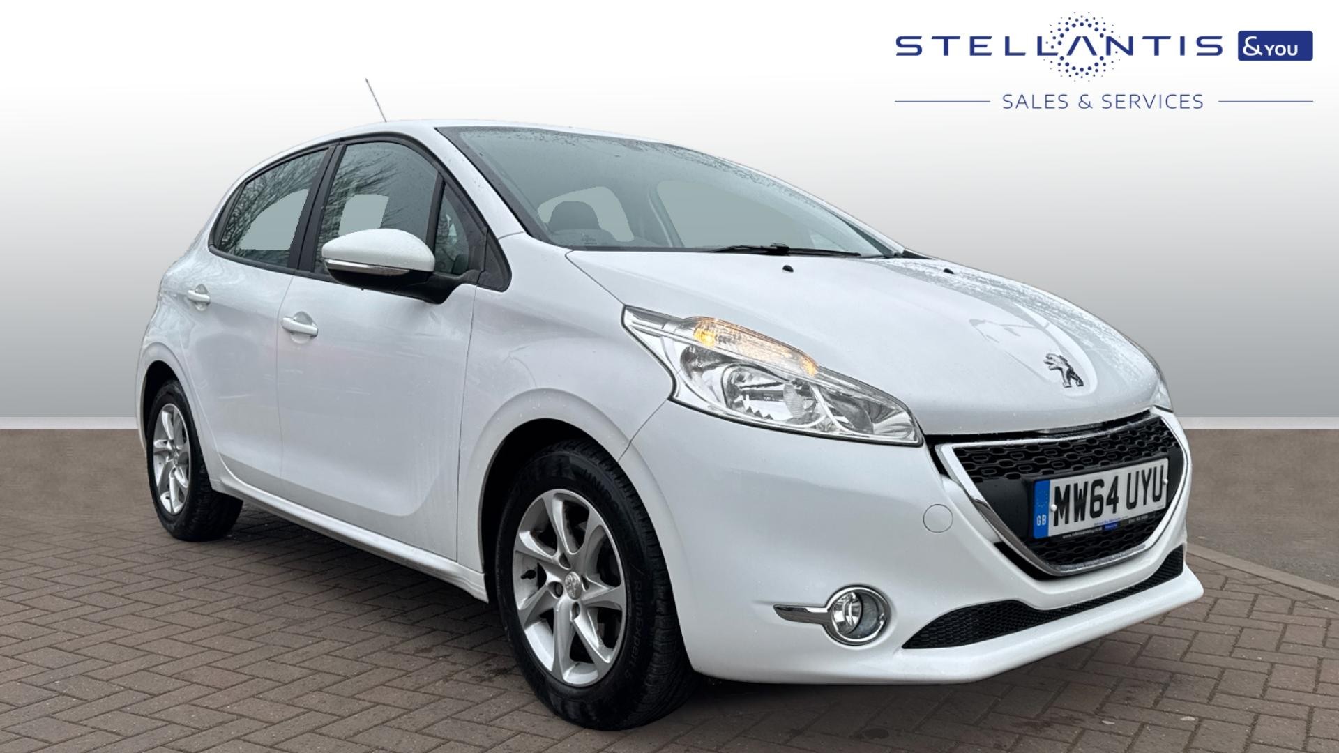 Main listing image - Peugeot 208