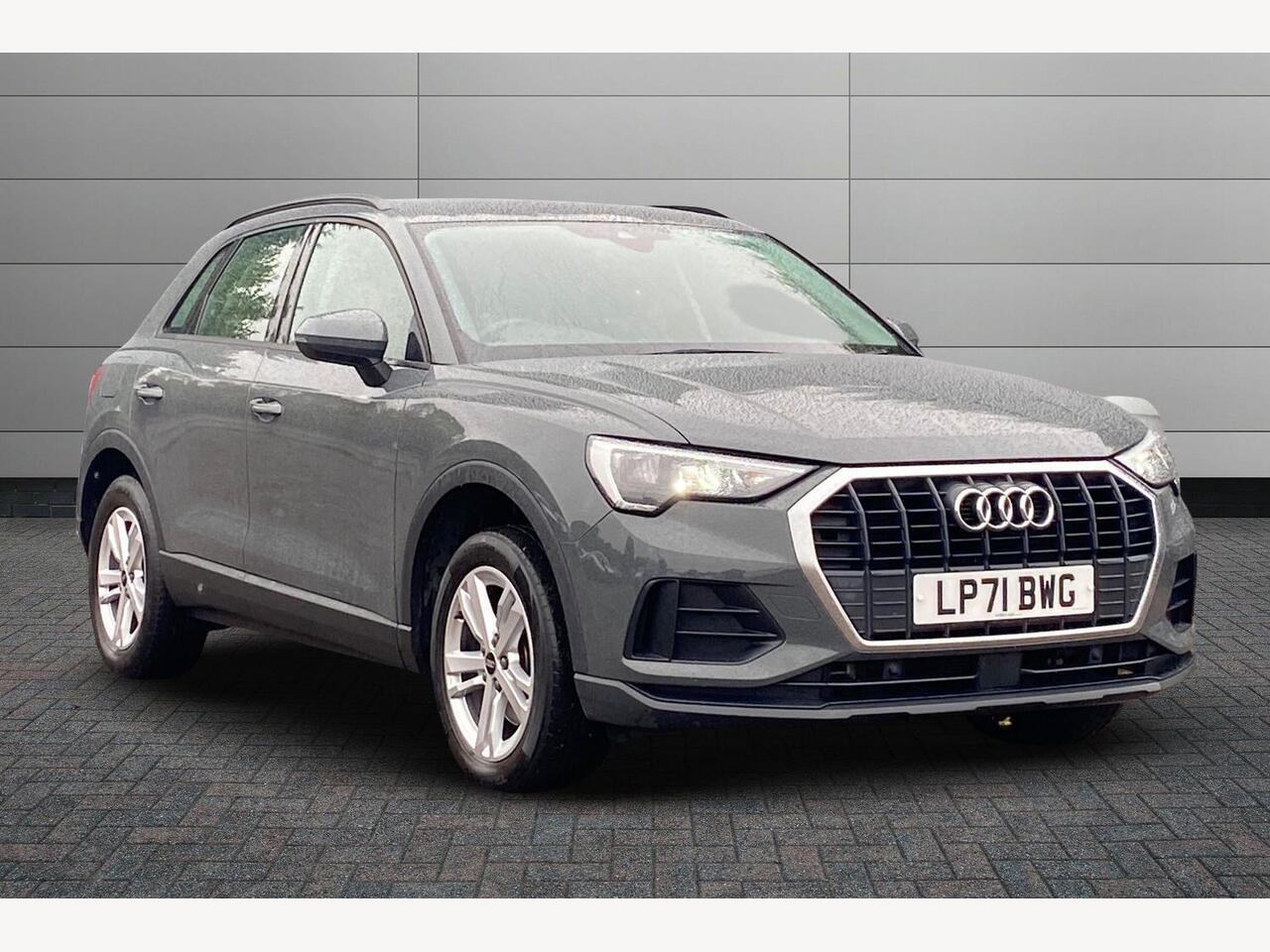 Main listing image - Audi Q3