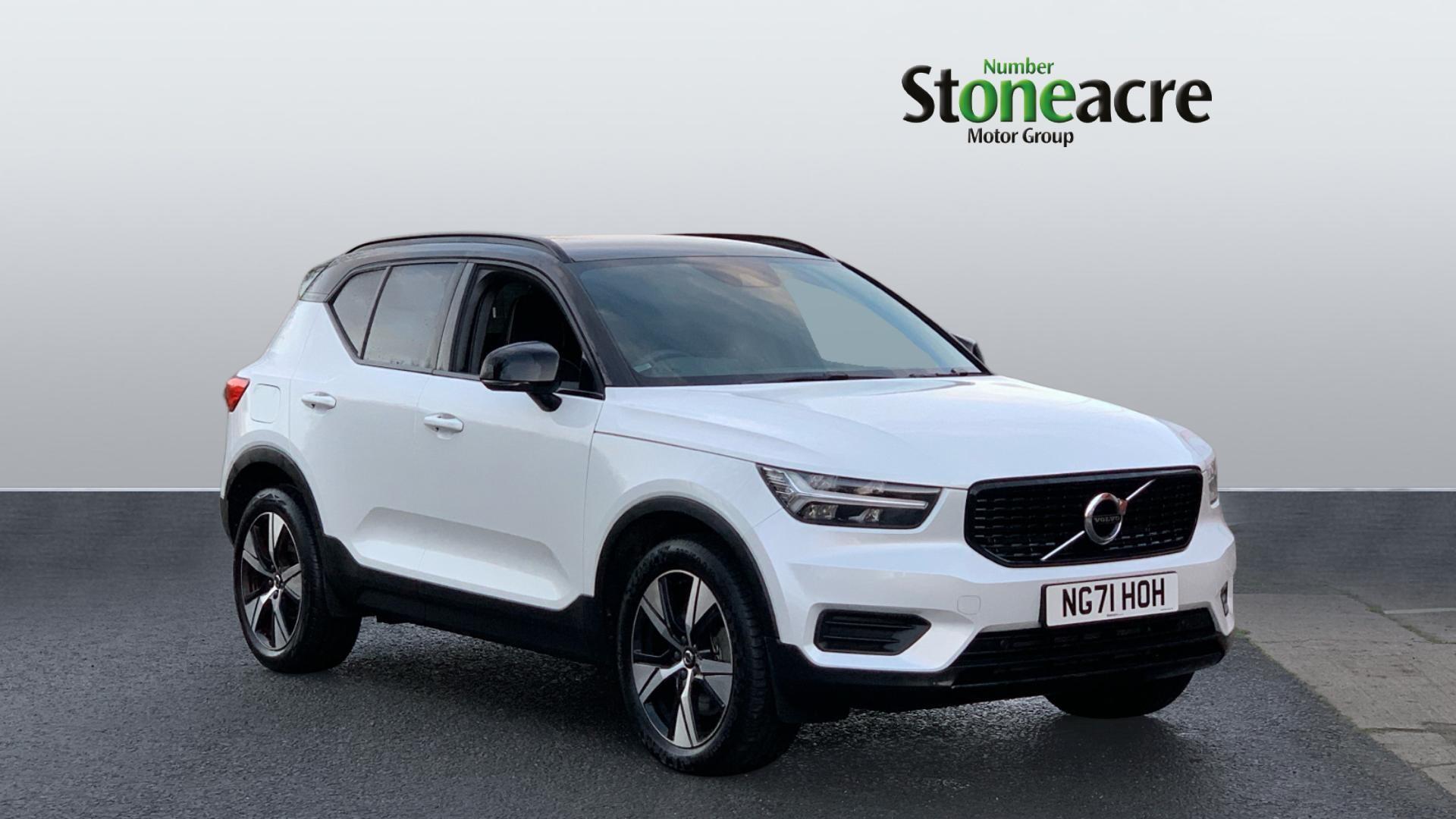 Main listing image - Volvo XC40 Recharge