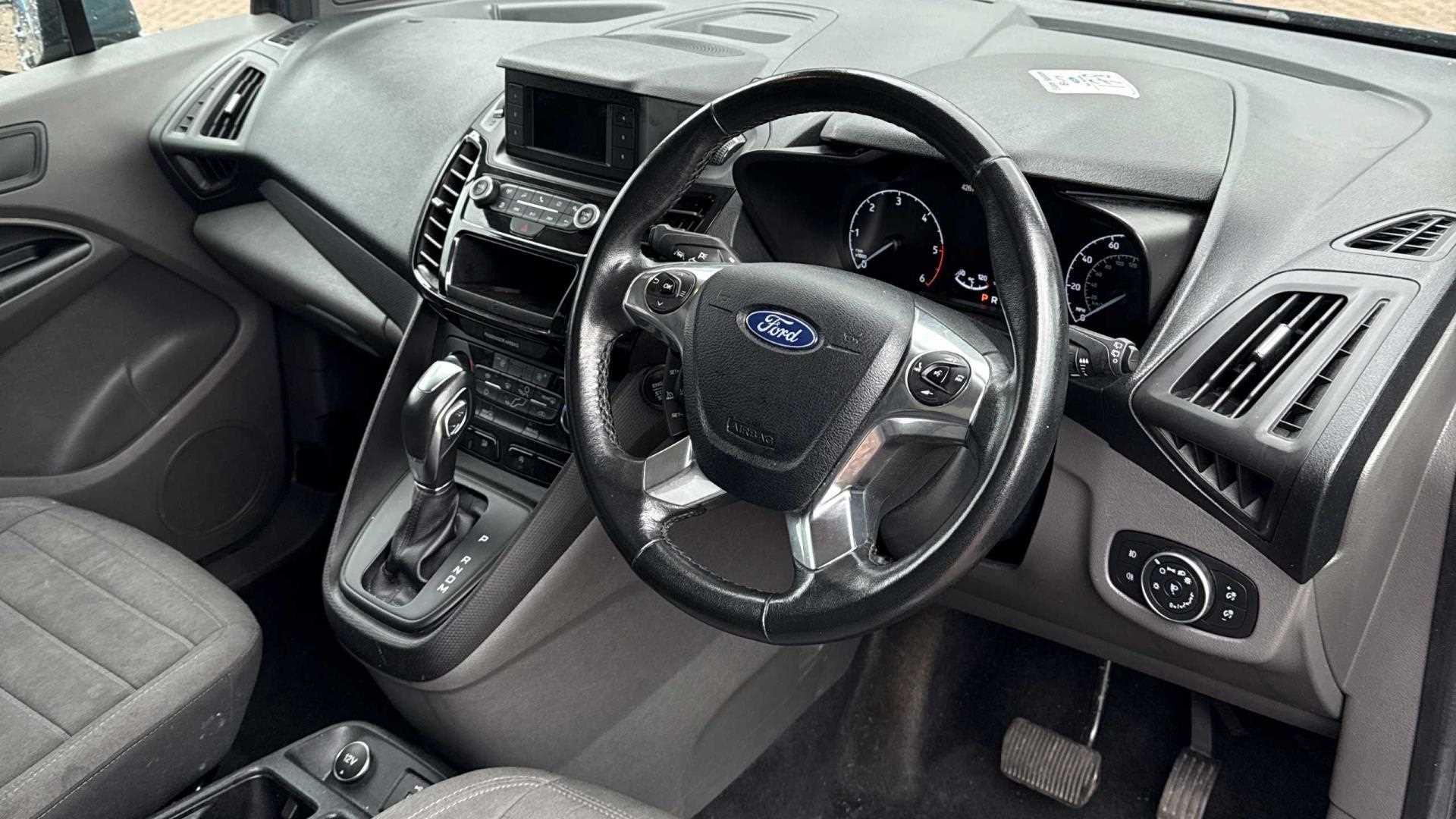 Main listing image - Ford Grand Tourneo Connect