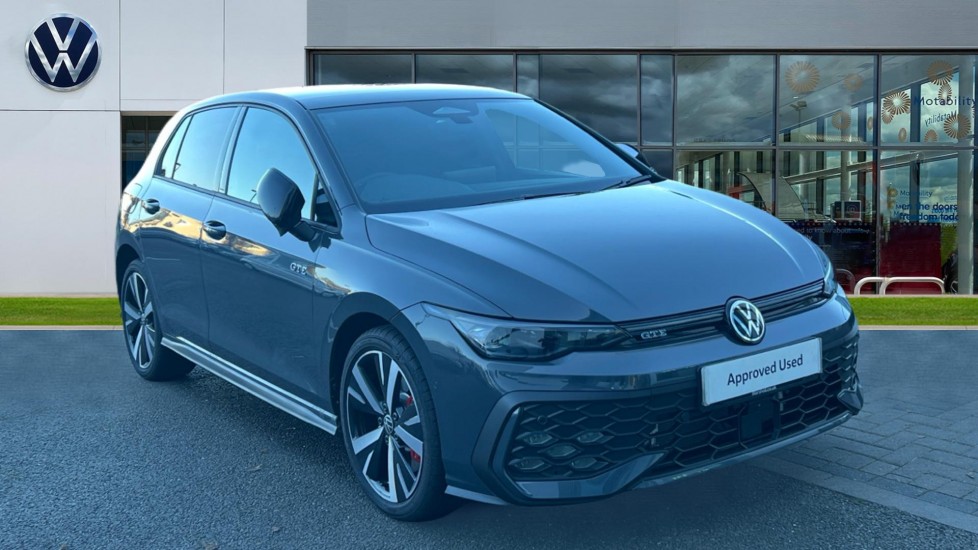 Main listing image - Volkswagen Golf GTE