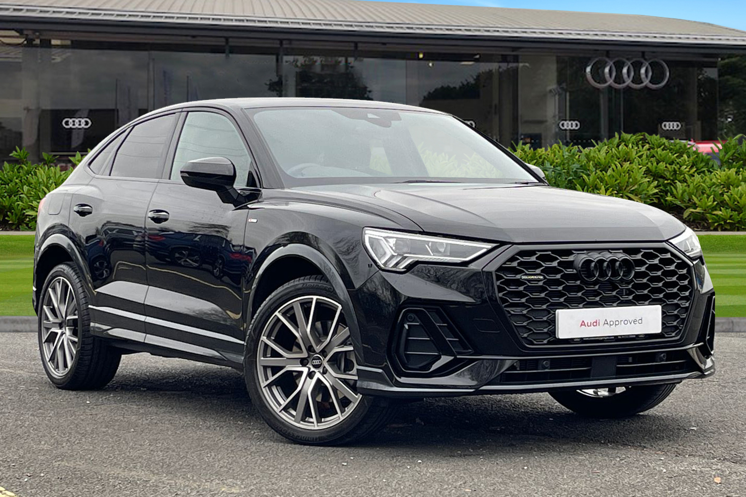 Main listing image - Audi Q3