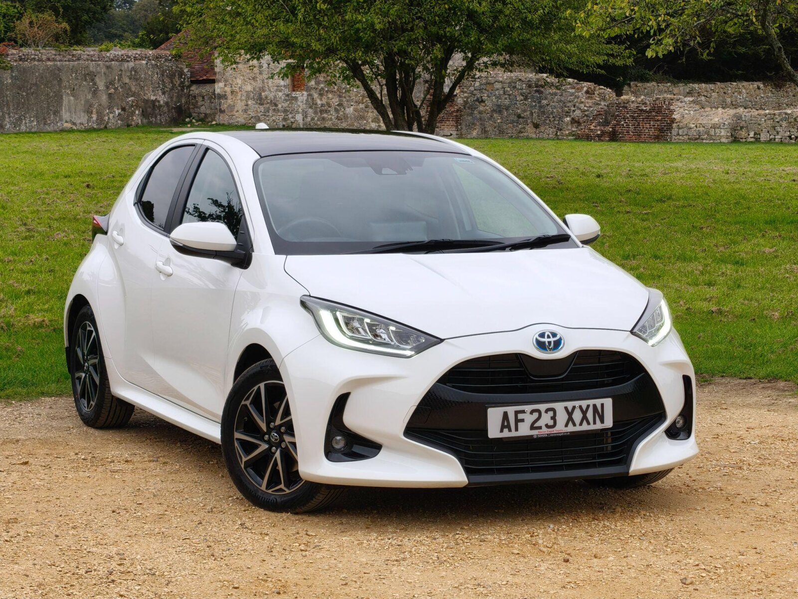 Main listing image - Toyota Yaris