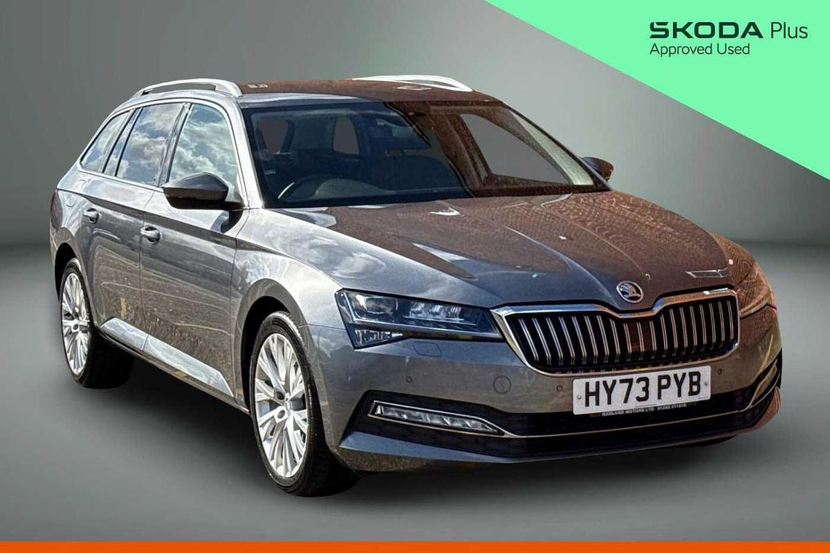 Main listing image - Skoda Superb Estate