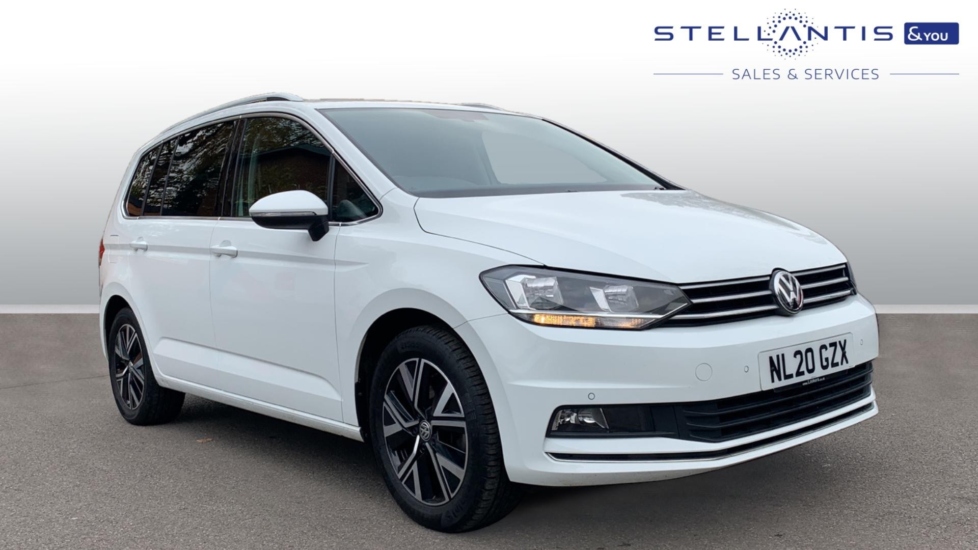 Main listing image - Volkswagen Touran