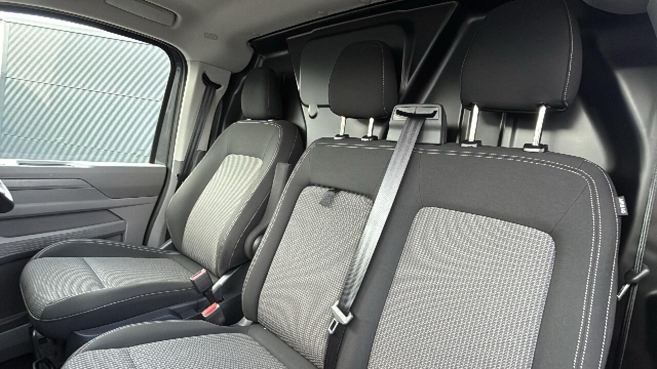 Main listing image - Volkswagen Transporter
