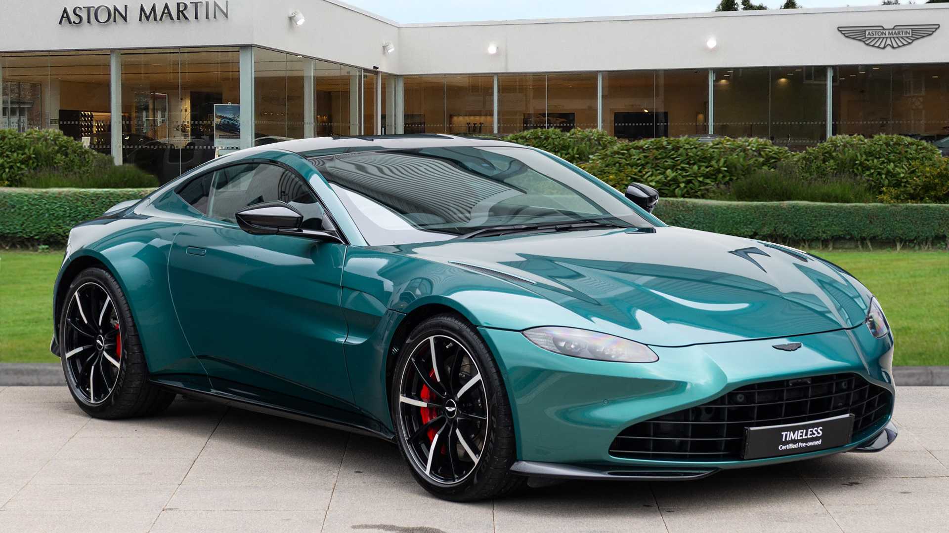Main listing image - Aston Martin Vantage