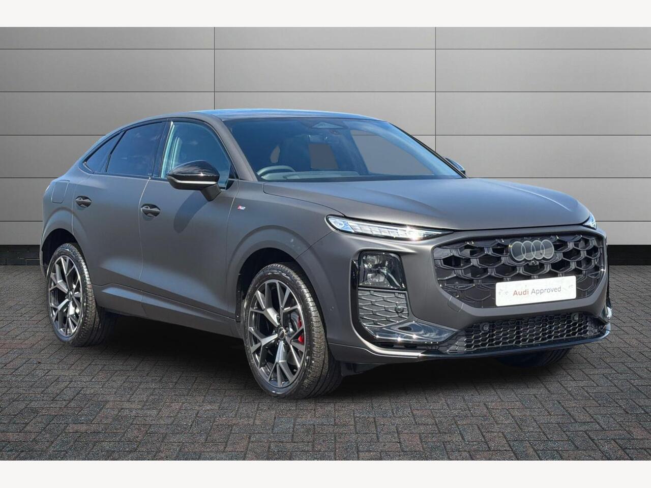 Main listing image - Audi Q3