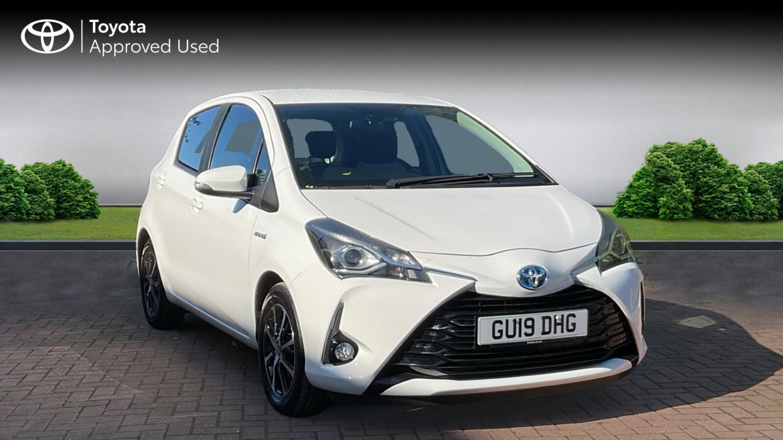Main listing image - Toyota Yaris