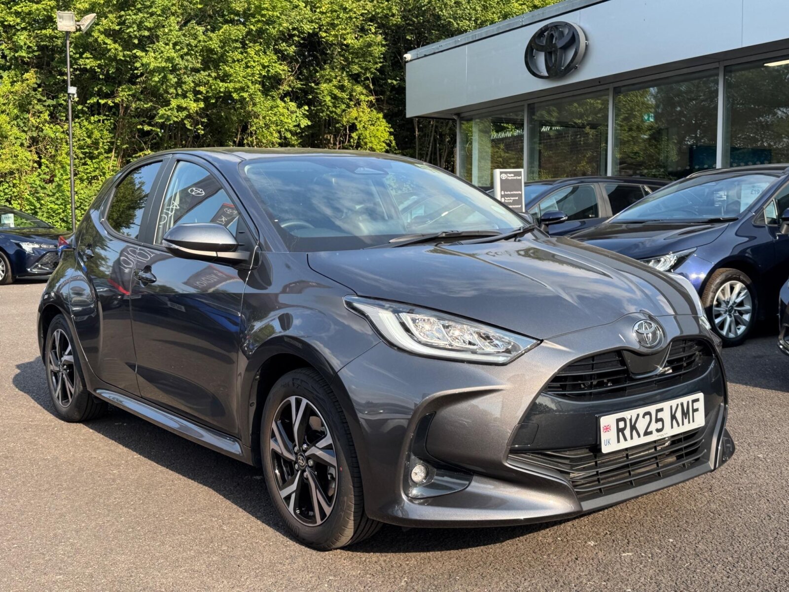 Main listing image - Toyota Yaris