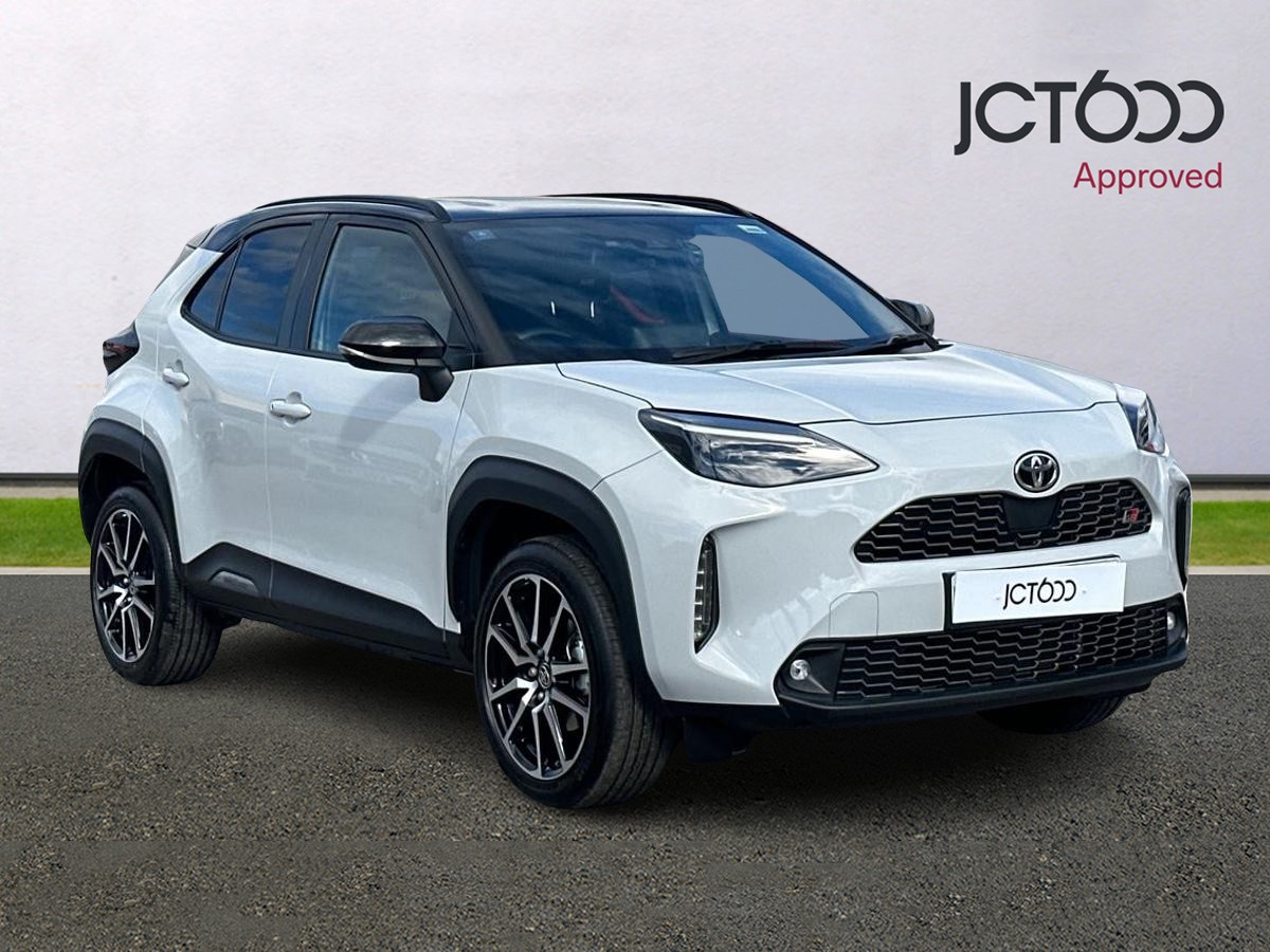 Main listing image - Toyota Yaris Cross