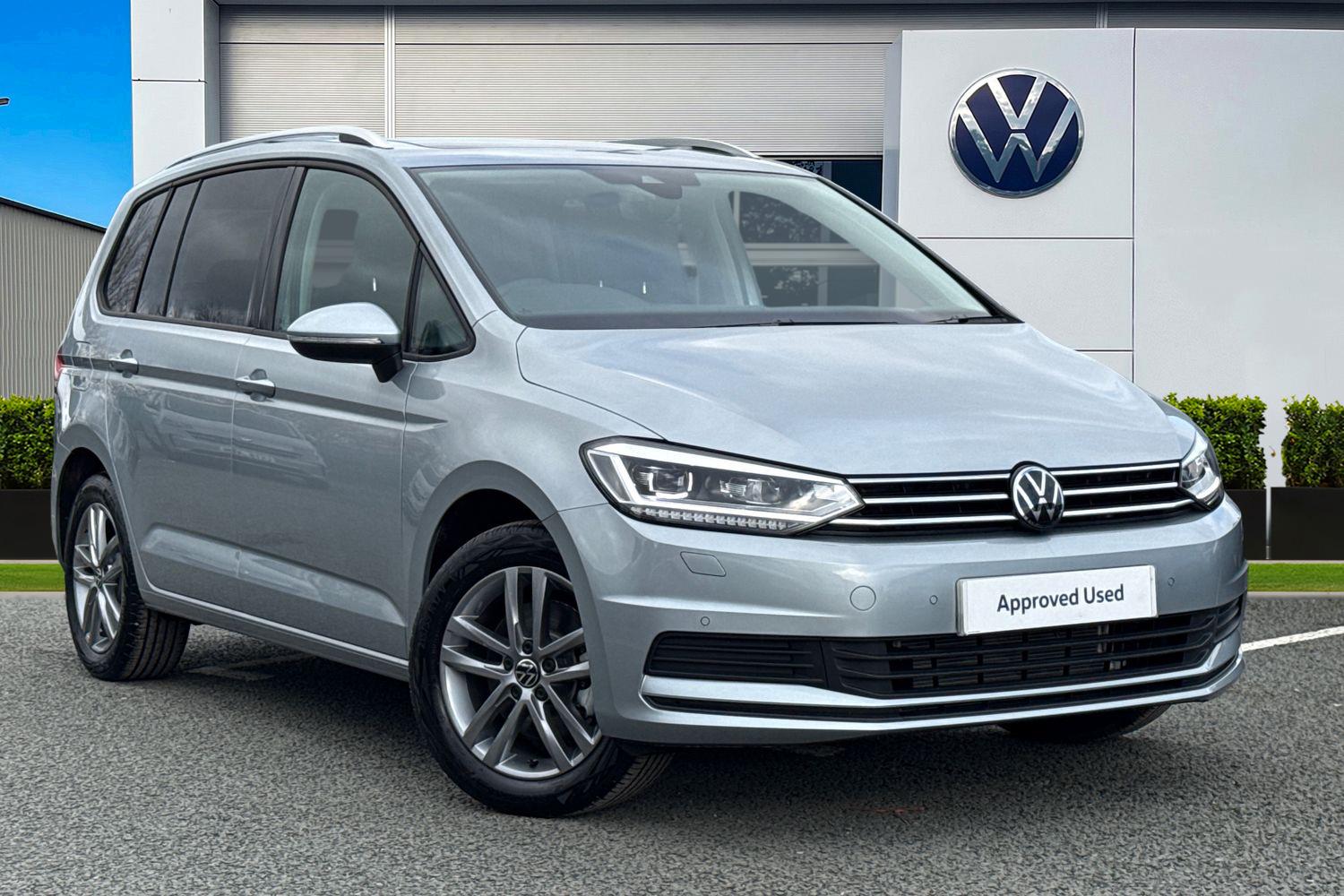 Main listing image - Volkswagen Touran