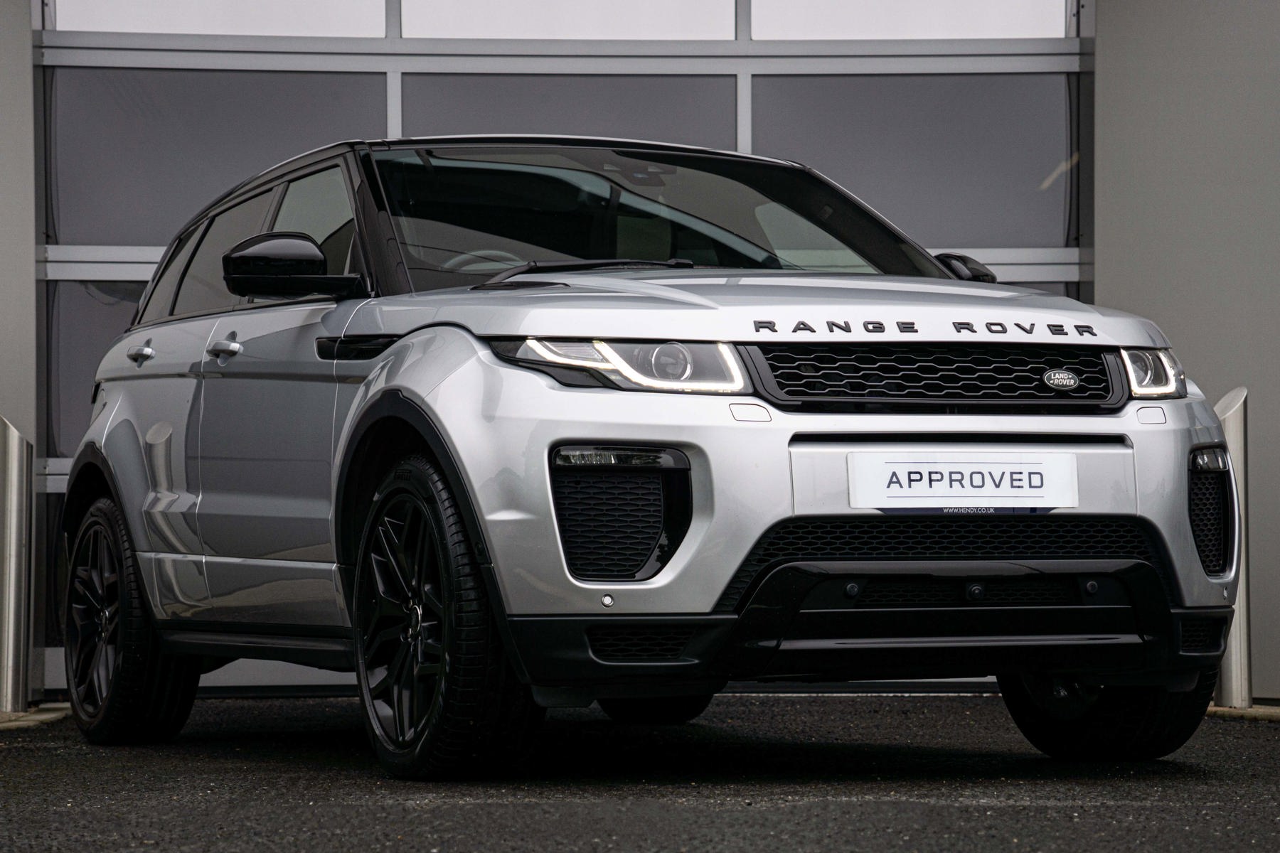 Main listing image - Land Rover Range Rover Evoque