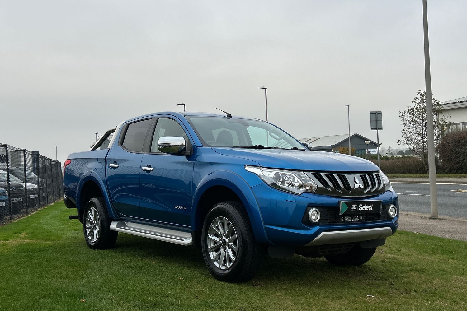 Main listing image - Mitsubishi L200