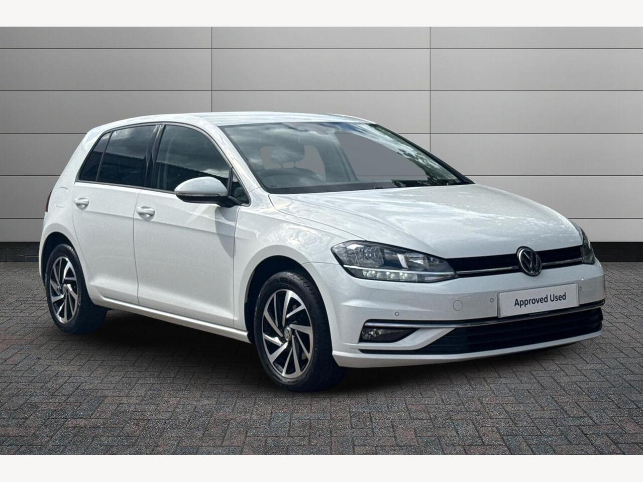 Main listing image - Volkswagen Golf