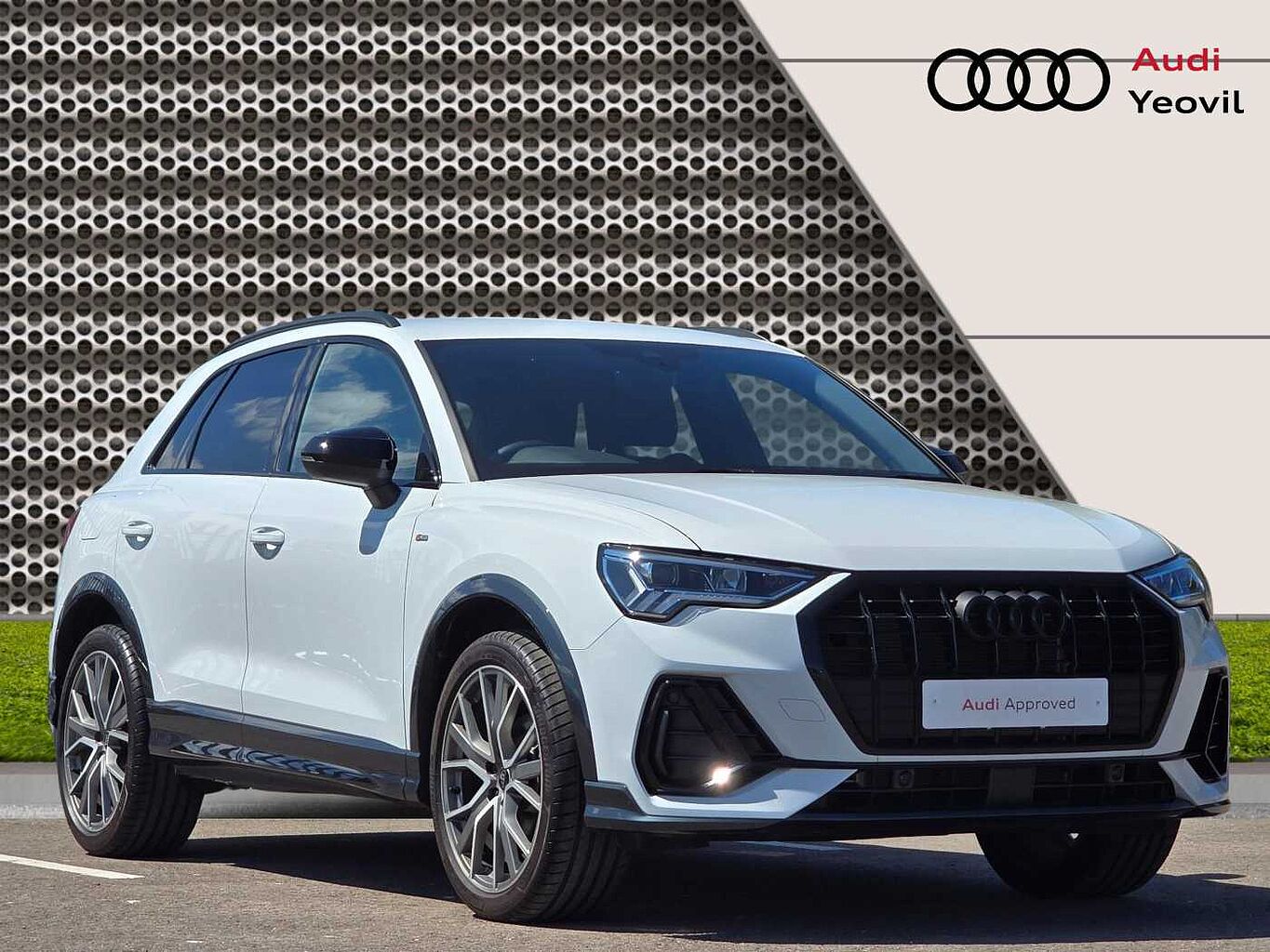 Main listing image - Audi Q3