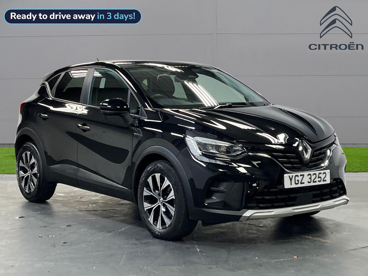 Main listing image - Renault Captur