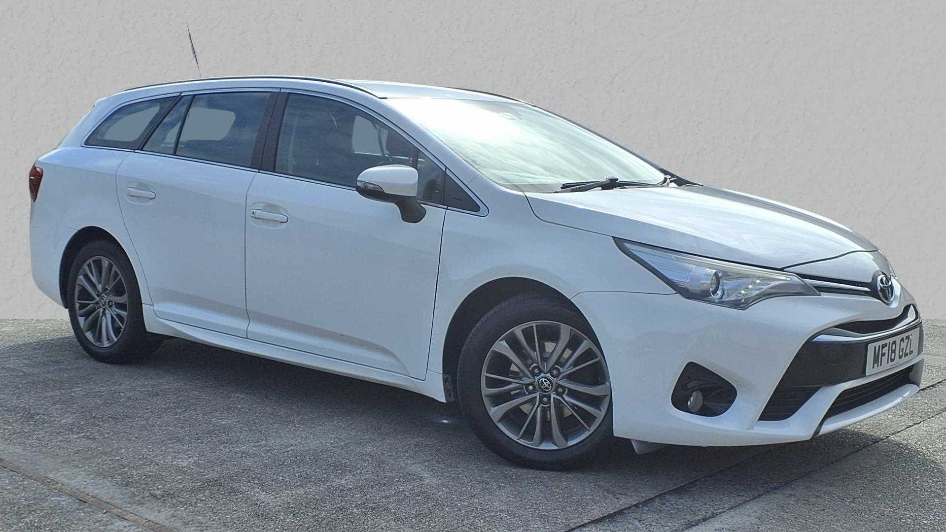 Main listing image - Toyota Avensis