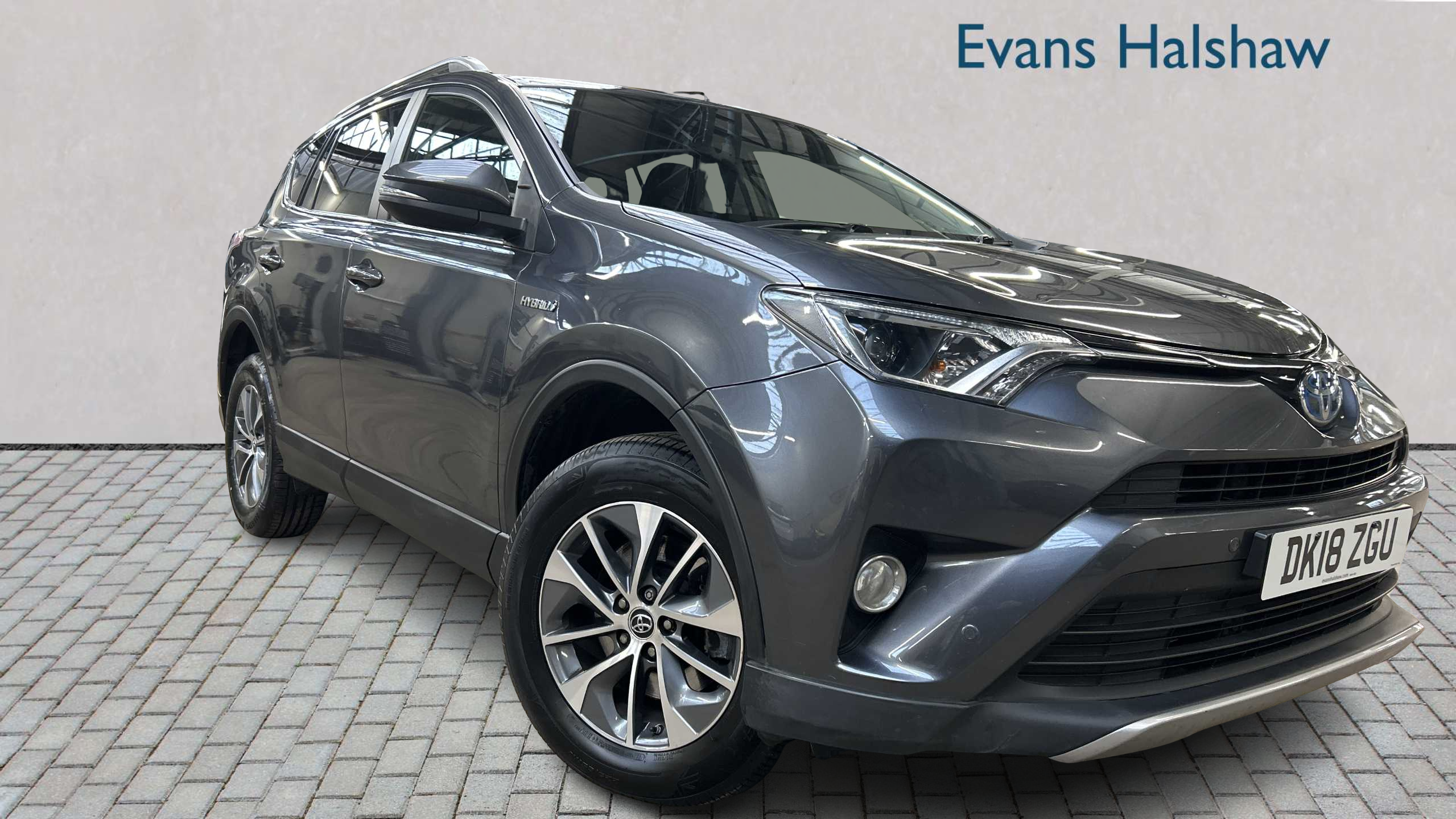Main listing image - Toyota RAV4