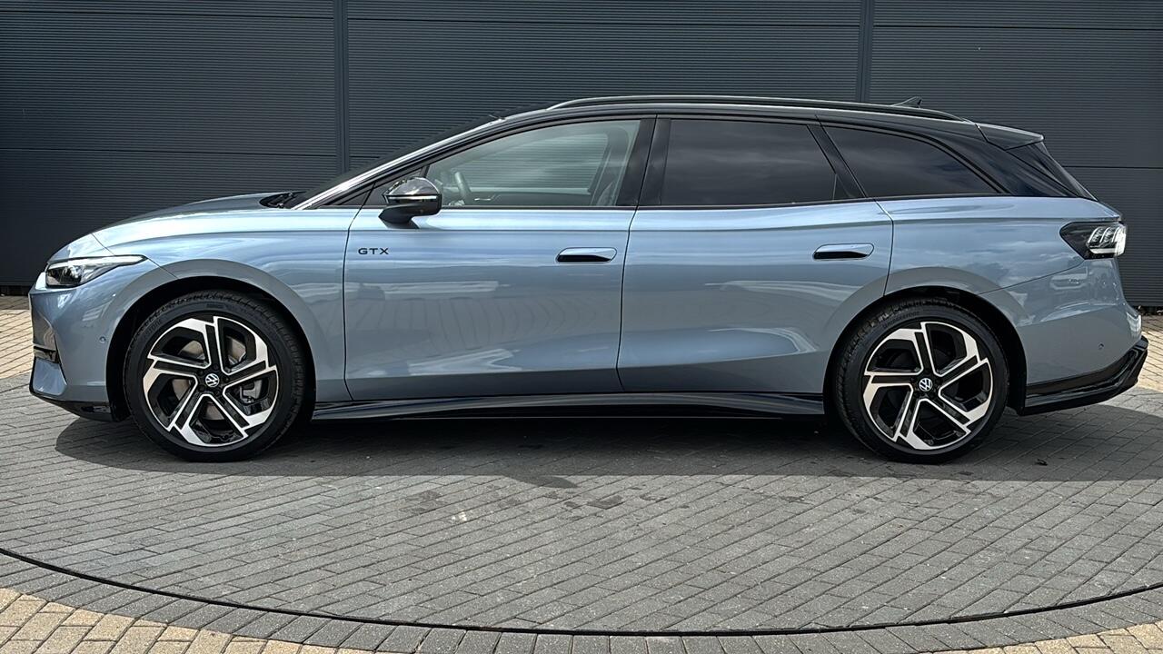 Main listing image - Volkswagen ID.7