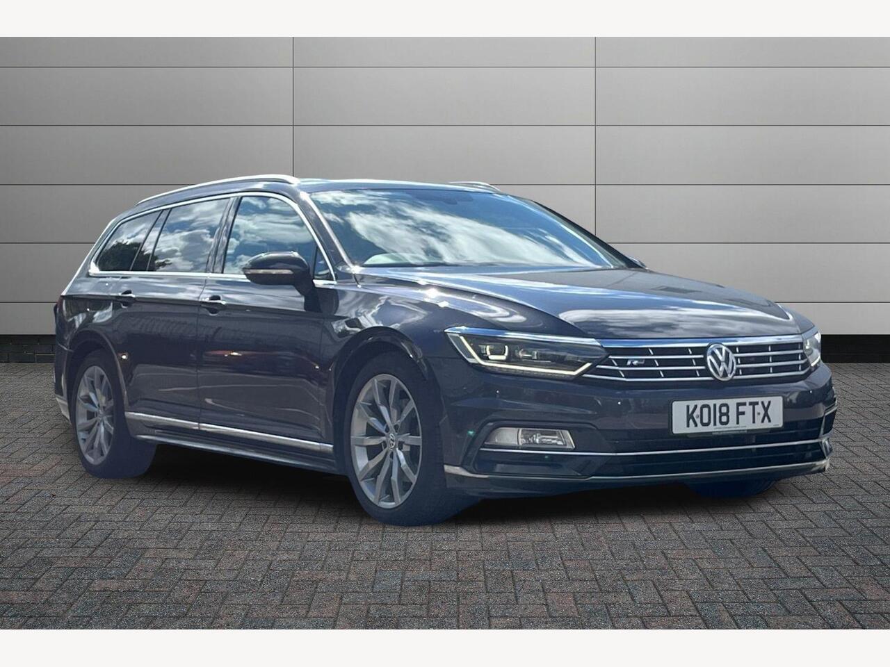 Main listing image - Volkswagen Passat