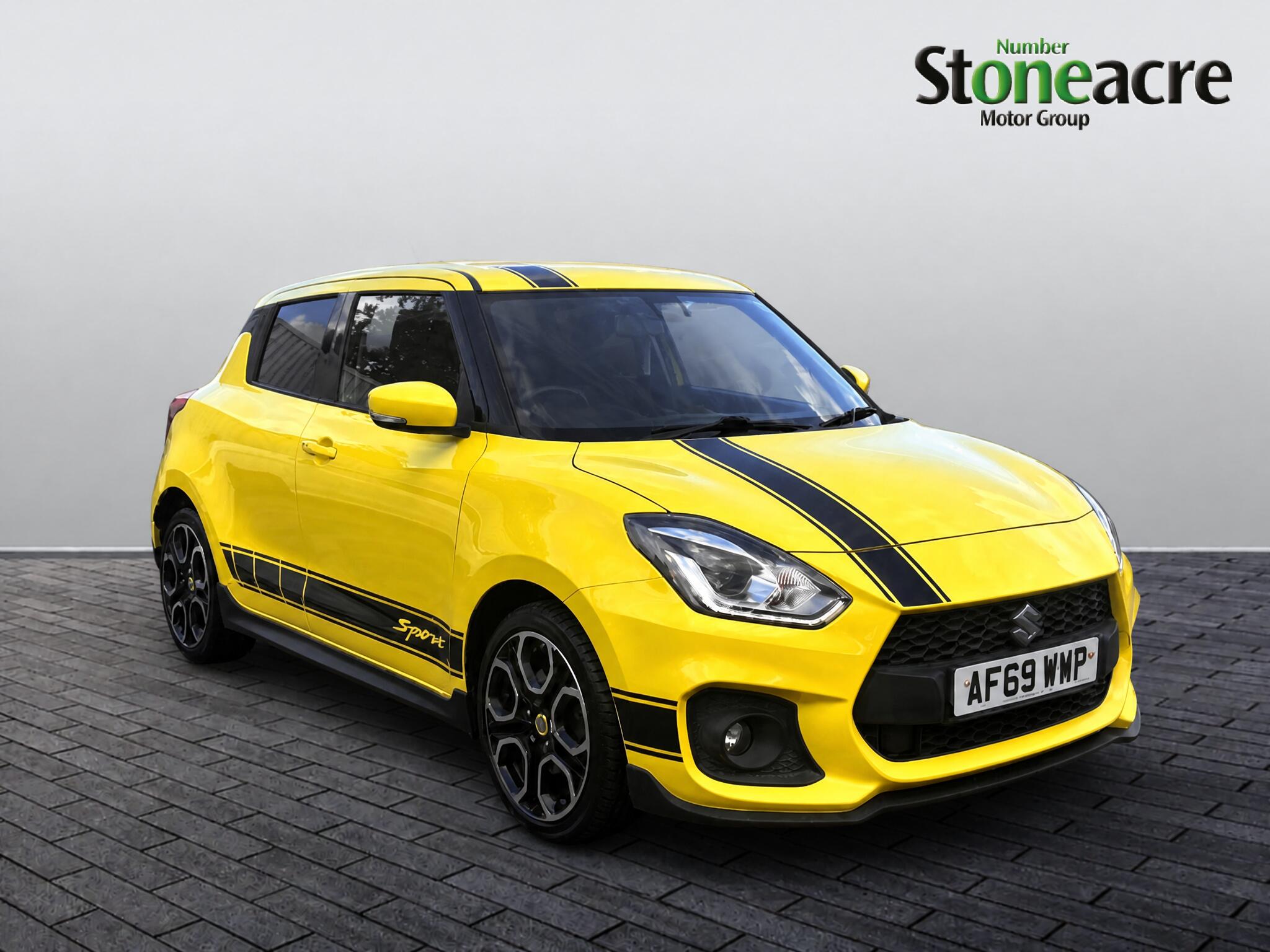 Main listing image - Suzuki Swift