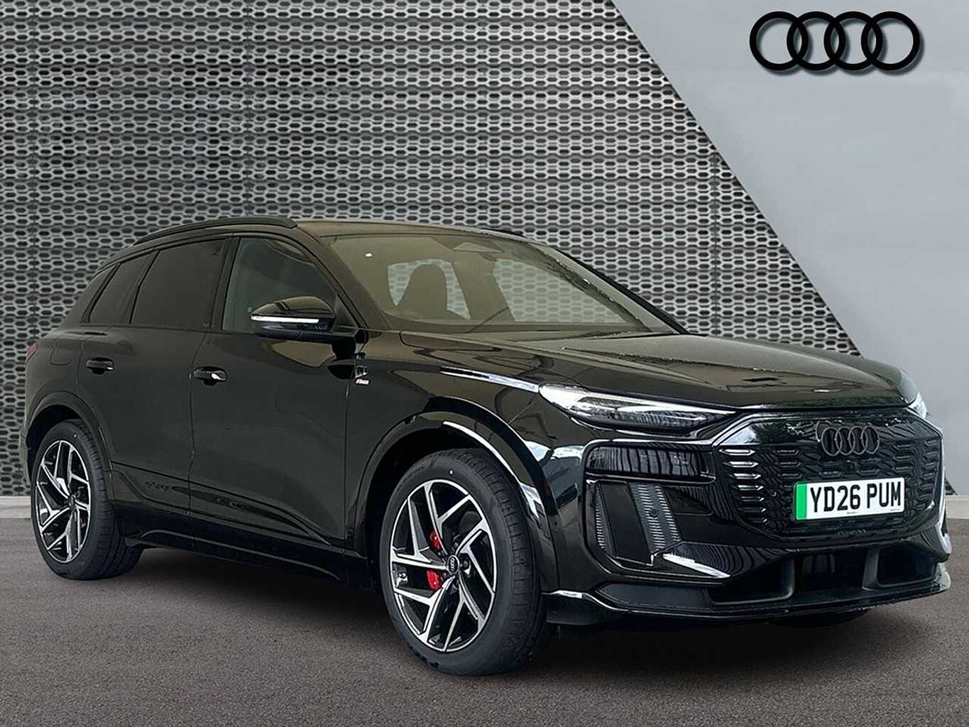 Main listing image - Audi Q6