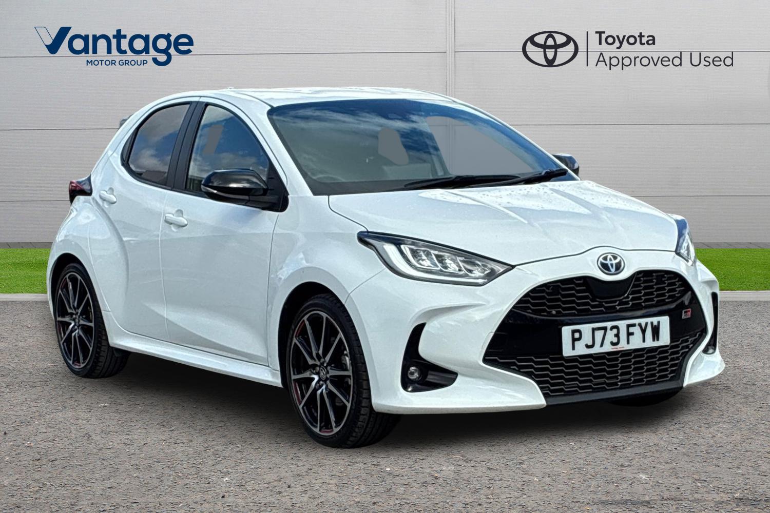 Main listing image - Toyota Yaris