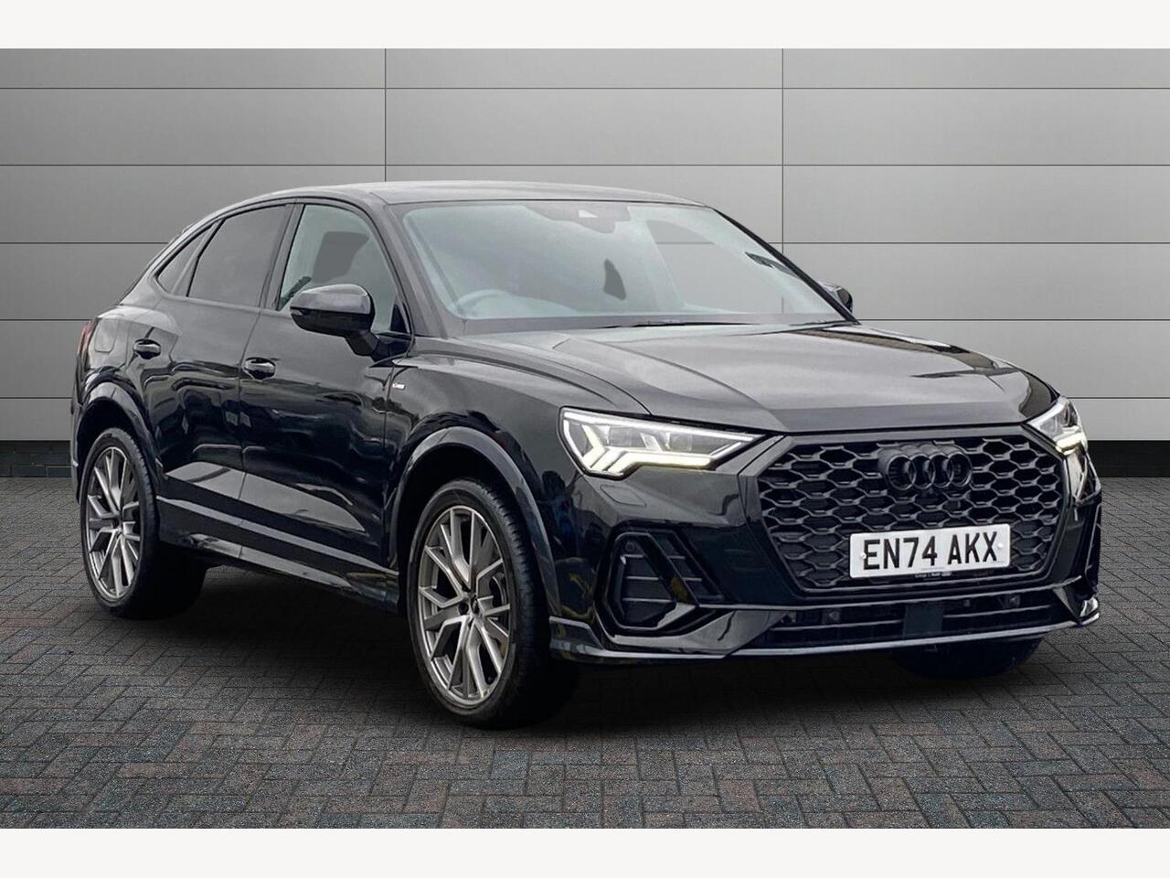 Main listing image - Audi Q3