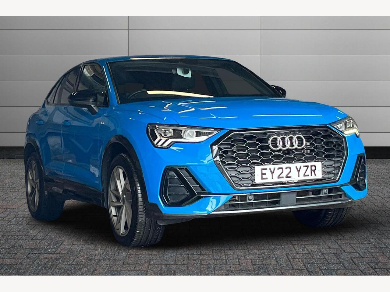 Main listing image - Audi Q3