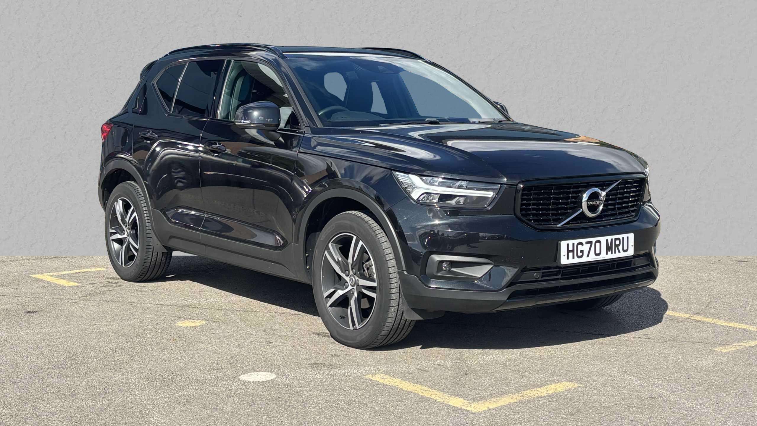 Main listing image - Volvo XC40