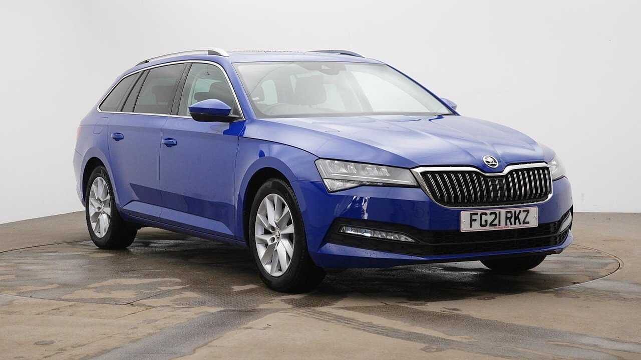 Main listing image - Skoda Superb Estate