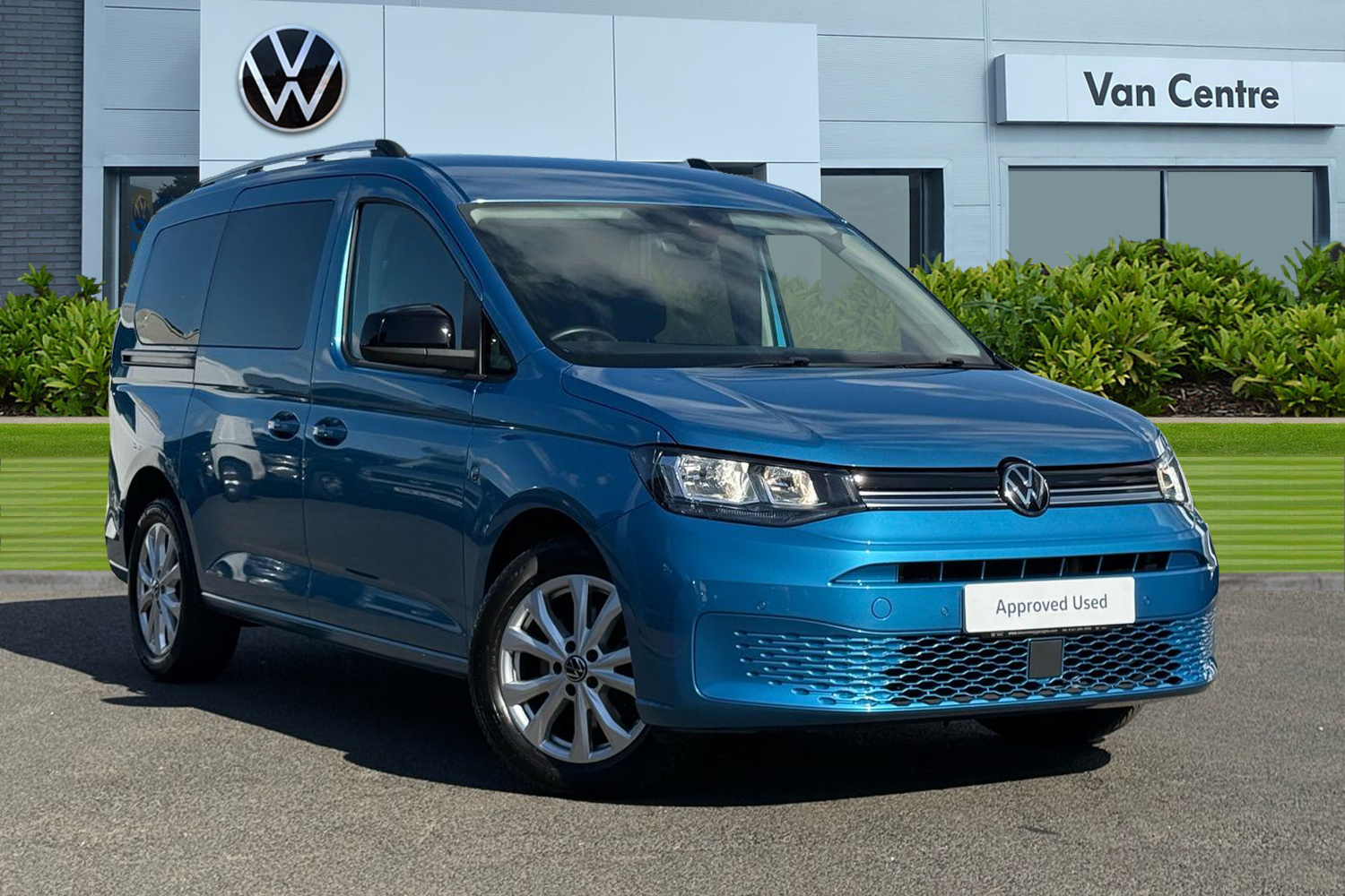 Main listing image - Volkswagen Caddy Maxi Life