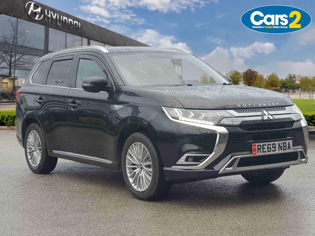 Main listing image - Mitsubishi Outlander