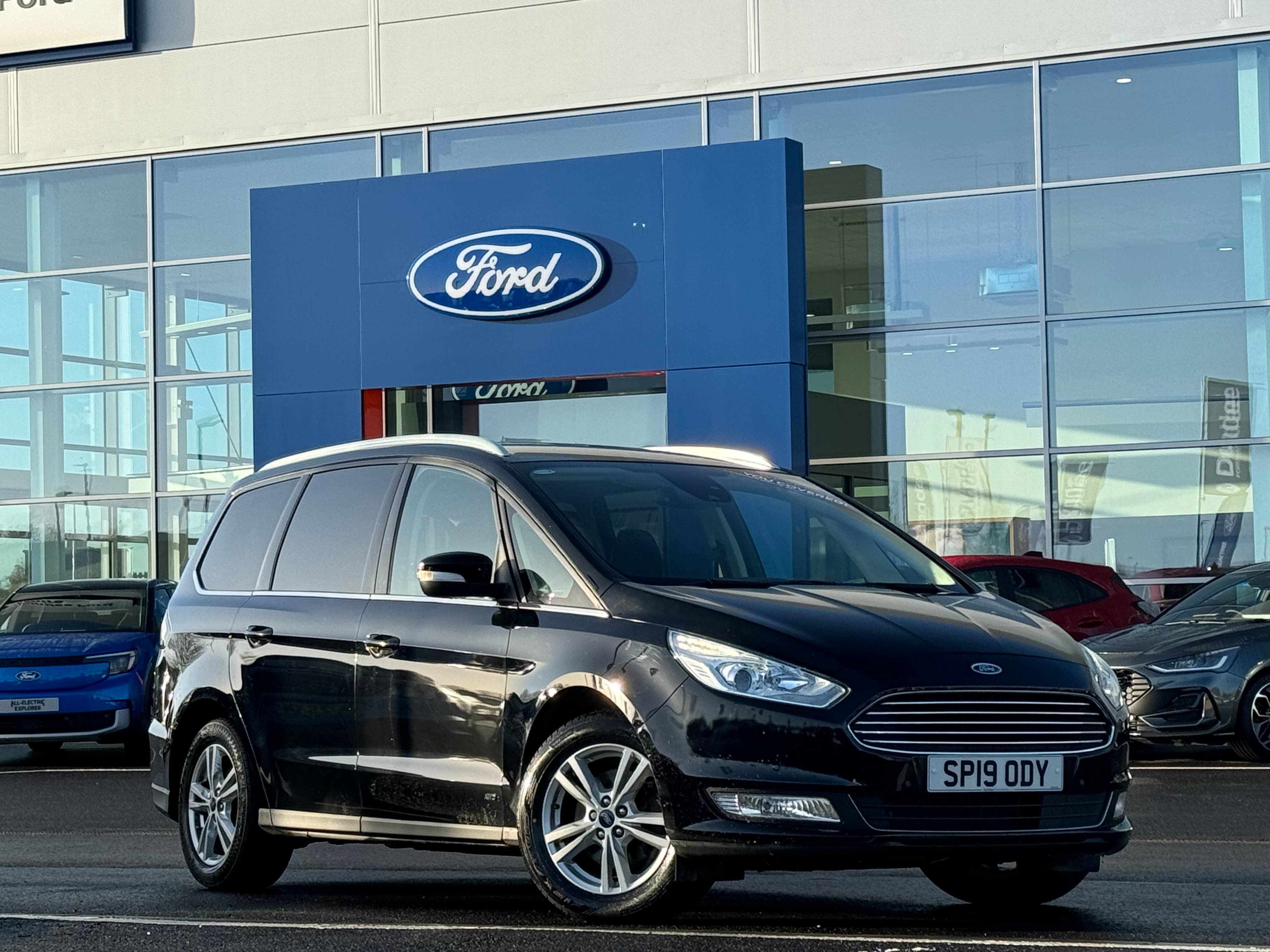 Main listing image - Ford Galaxy