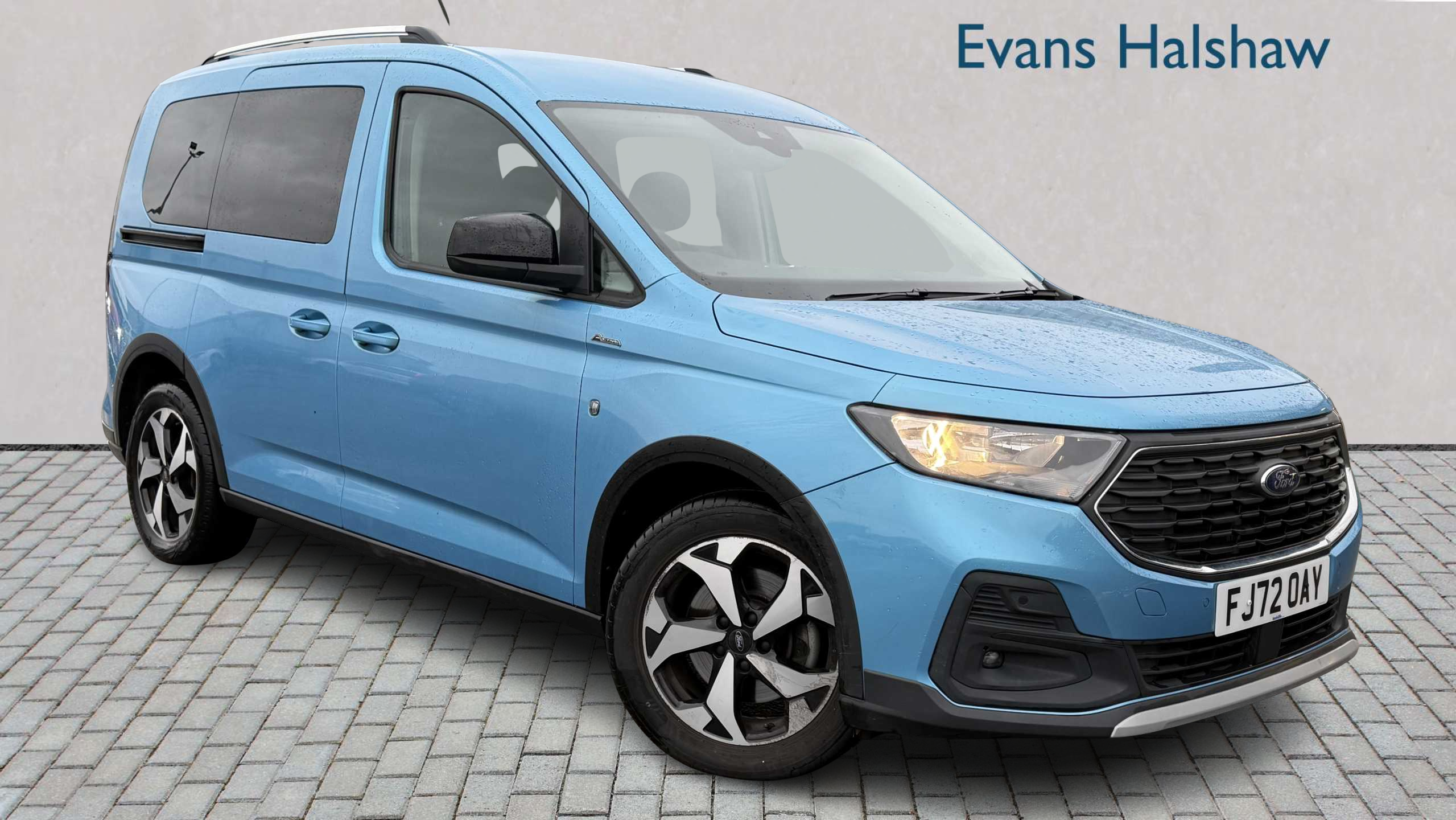 Main listing image - Ford Tourneo Connect