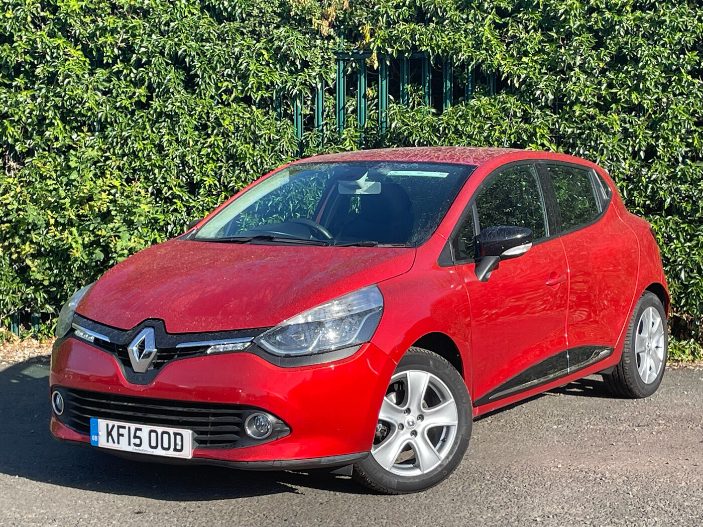 Main listing image - Renault Clio